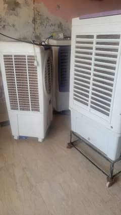 Ac DC cooler available