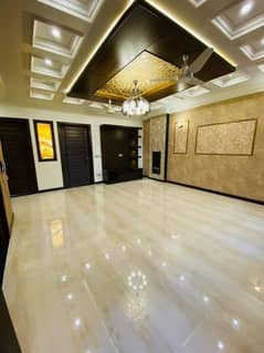 12 Marla luxury house for rent in Bahria town lahore