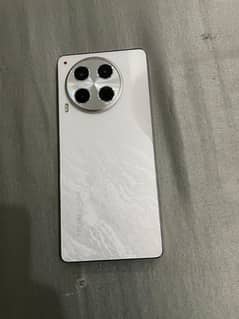 Camon 30 Loewe