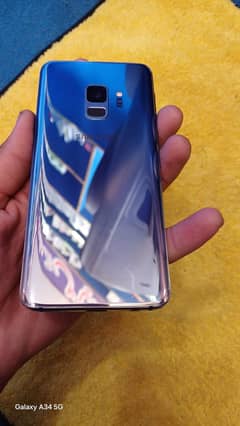 Sumsung s9 10/10 all ok 60 fps gaming and also a good camera