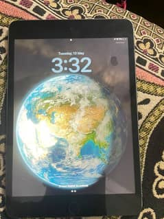 I pad mini 5 64 Gb condition 10/6 tuch Chang rs36500