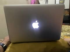 Apple Macbook Pro Quard Core Corei7 15"