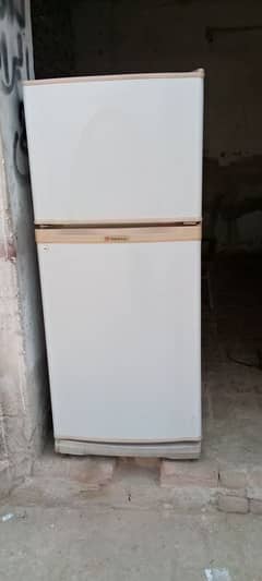 Dawlance medium size fridge all ok no any fault