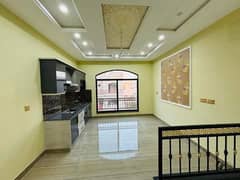 Spacious 1650 Square Feet Flat Available For sale In Garden West