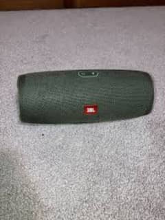 JBL charge 4