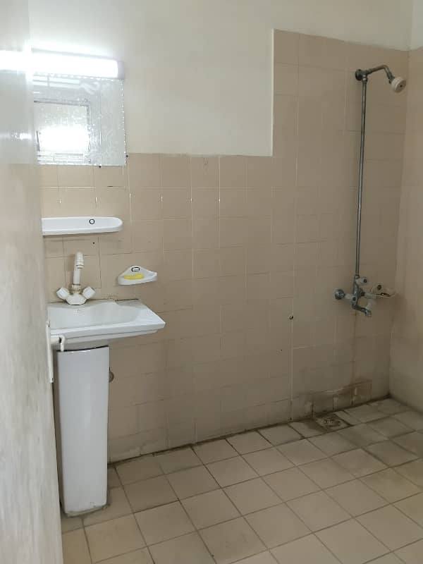 FLATE FOR RENT MODEL TOWN 7