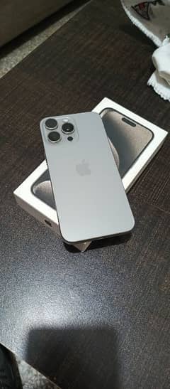IPHONE 15 PRO MAX 256 PTA 10/10 WITH FULL BOX