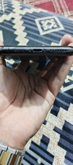 64 gb Battery maximum capacity 80 % phone j. v