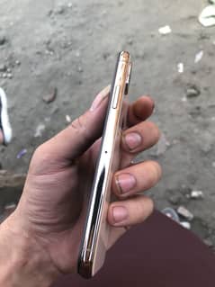 xs 64 gb factory unlocked gold colour