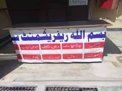 1 cash counter 1 almari h aur 1 bara counter h
