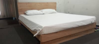 King Size Bed Diyar Wood (Unpolished)