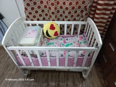 Baby cot (white colour)
