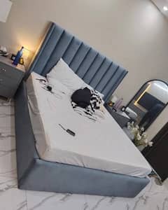 Bed / bed set / king size bed / double bed / poshish bed /side tables
