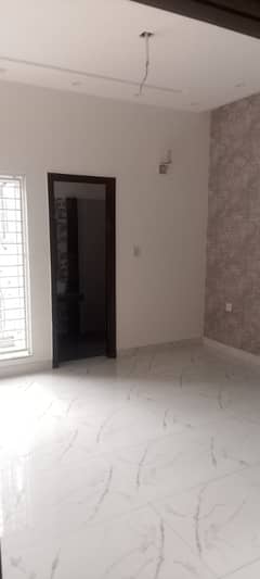 5 MARLA BARND NEW UPPER PORTION FOR RENT IN IZMIR TOWN