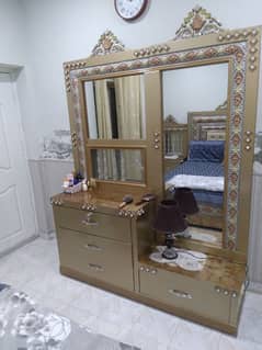 Bed set with side tables & dressing
