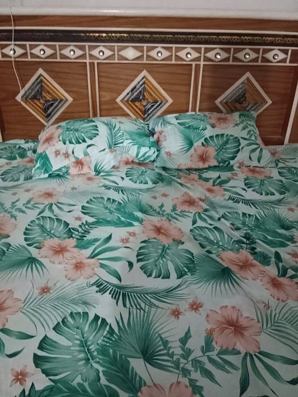 Bed set with mattress and two side tables 0