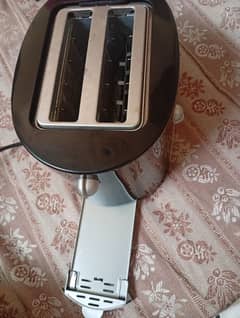 Bread toaster