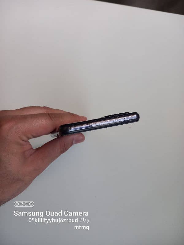 Galaxy A52s 5G in good condition with box 3