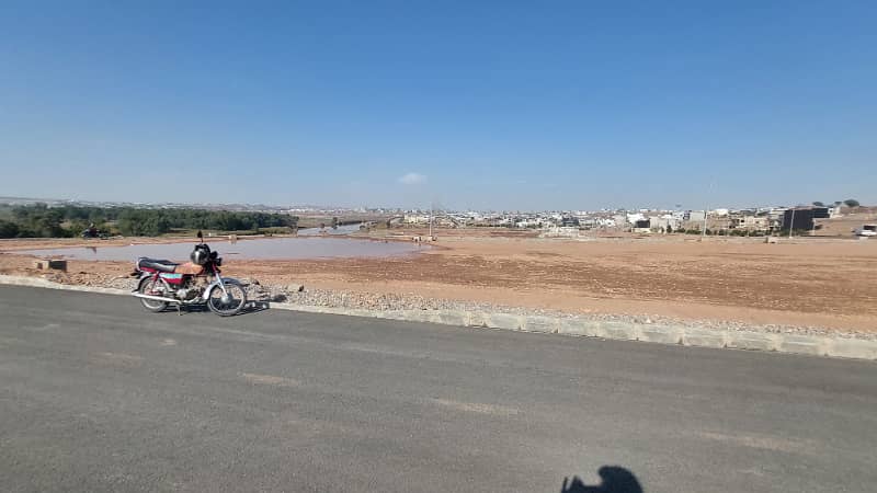 5 Marla Possession Able Plot Back To Main Expressway | Prime Location In N Block, Bahria Town Phase 8 4
