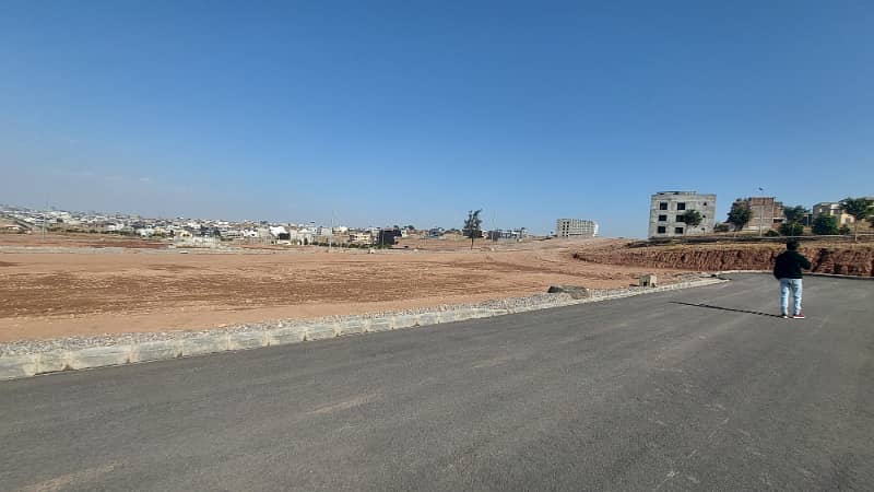 5 Marla Possession Able Plot Back To Main Expressway | Prime Location In N Block, Bahria Town Phase 8 6