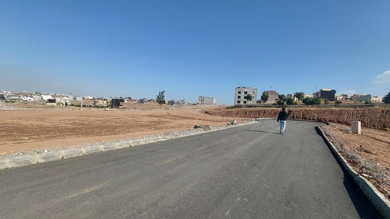 5 Marla Possession Able Plot Back To Main Expressway | Prime Location In N Block, Bahria Town Phase 8 7