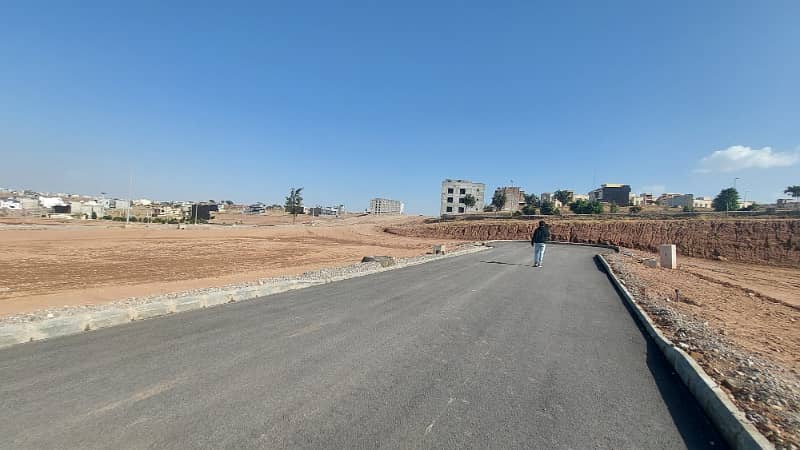 5 Marla Possession Able Plot Back To Main Expressway | Prime Location In N Block, Bahria Town Phase 8 8