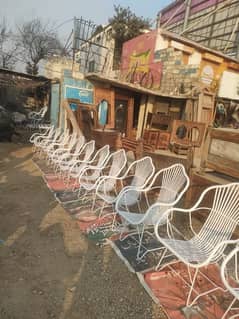 4 chair in one Table