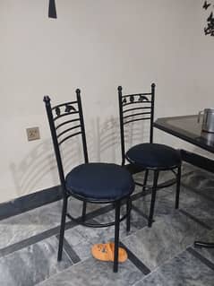 Dining Table with 6 chairs condition 10/10