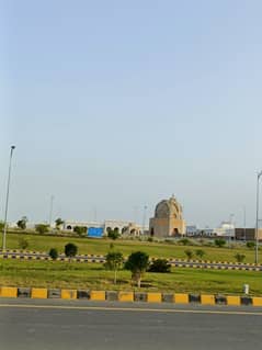 Croner with Extra Land Plot on 150ft Road Available for Sale