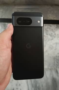 Google Pixel 8 - 9/10.