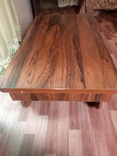Centre table (ٹیبل)