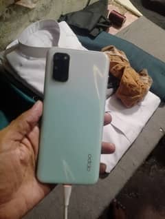4 128 with box halka sa screen pr dot ha