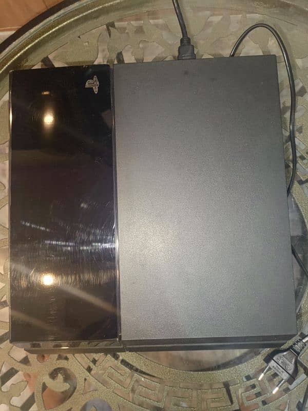 PS4 500GB With 1 Game in 10/10 condition 3
