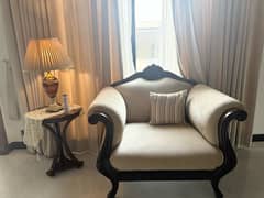 3.2. 1 sofa set with glossy polish