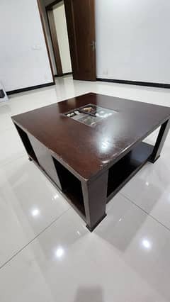 lounge center table