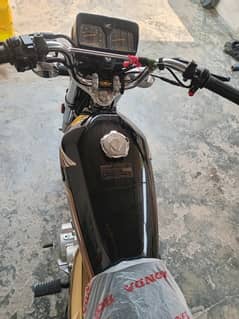 HONDA 125 SELF START GOLD EDITION MODAL 2024 CONDITION 10/10