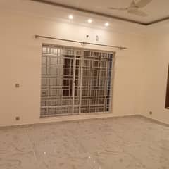 10 Marla Lower Portion For Rent in Phase 3