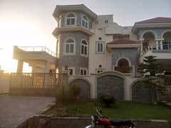 I-8 Beautiful One Kanal Open Besment For Rent.