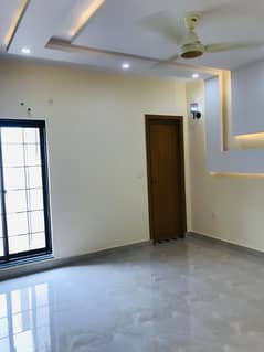 10 Marla 3 bed portion available for rent