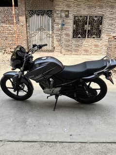 Yamaha ybr 2016 model first onwer lush condition ha ph no:o3o59919292