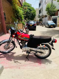 Honda 125 Red 2015/16 10/10 Bike