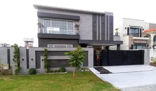 1 Kanal Adorable Bungalow On Top Location For Rent in DHA Phase 1 Lahore