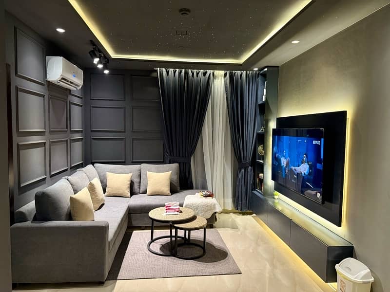 1 bed fully furnished Gulberg Zameen aurum 1