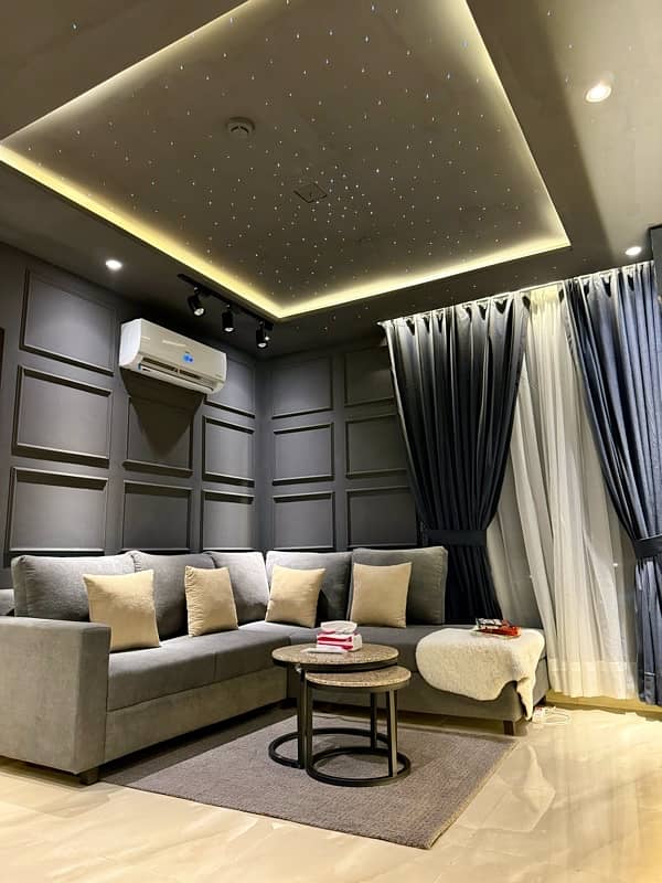 1 bed fully furnished Gulberg Zameen aurum 6