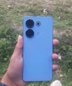 tecno common 20 10/10 box charge sath hai