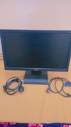Acer LCD with cables New condition me Hy 9/10
