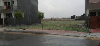 5 MARLA SOLID RESIDENTIAL PLOT AVAILABLE FOR SALE IN M BLOCK BAHRIA TOWN PH 8