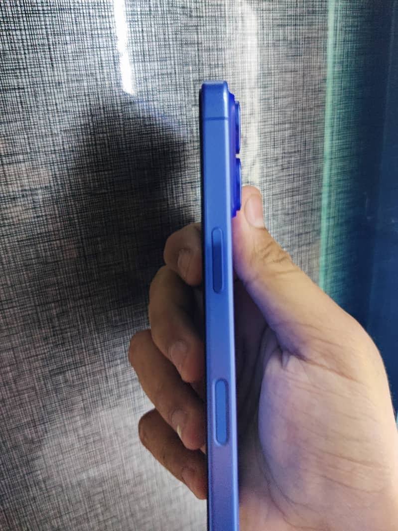 Iphone 16 non pta  4 sim working backbreak 4