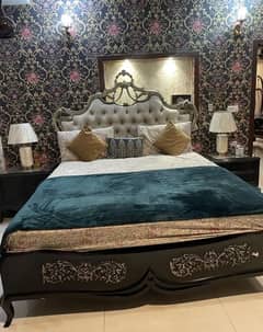 Used designer wooden bed set for sale urgently condjtion 9 by 10