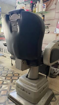 saloon ka saman urgent sale